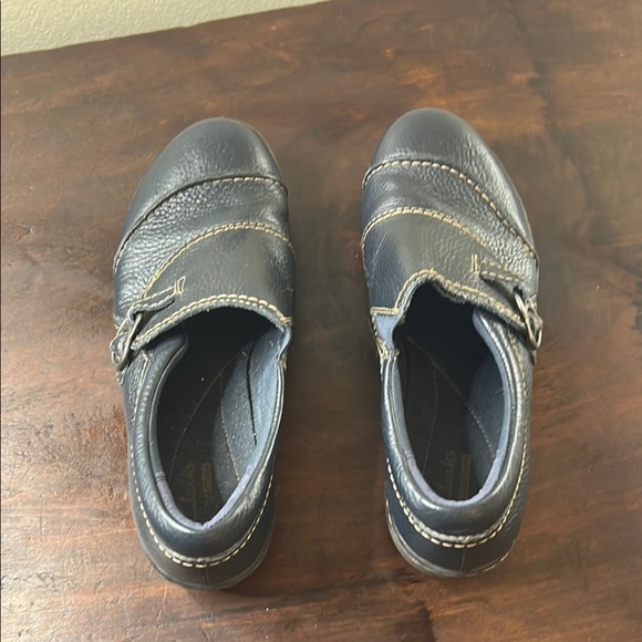 Clarks Women's Navy Leather Flats Sz 9.5 - Picture 4 of 9